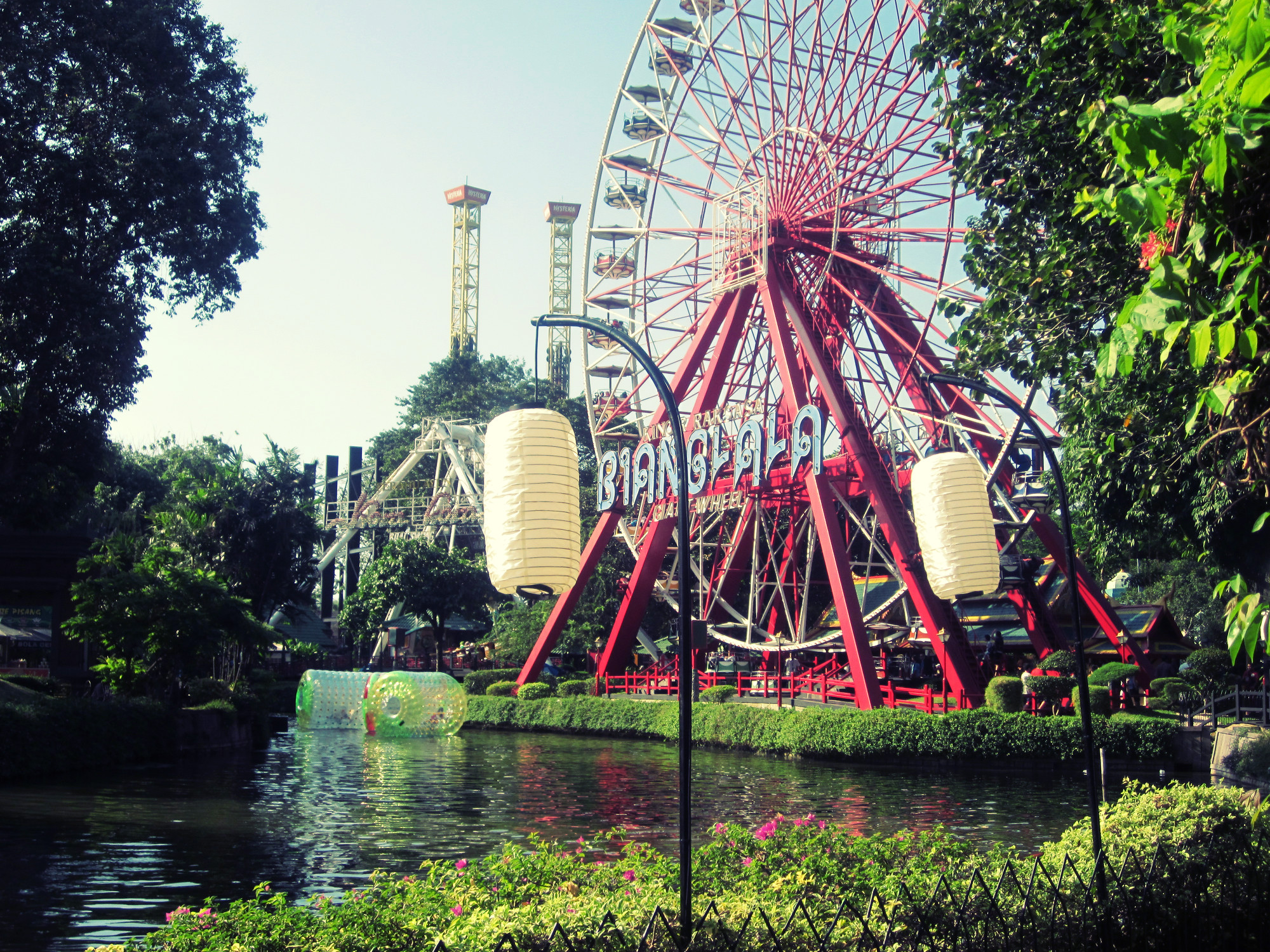 https://mdw-travel-data-us-east-1.s3.amazonaws.com/img/country/Indonesia/Ancol-Dreamland/img_02.jpg