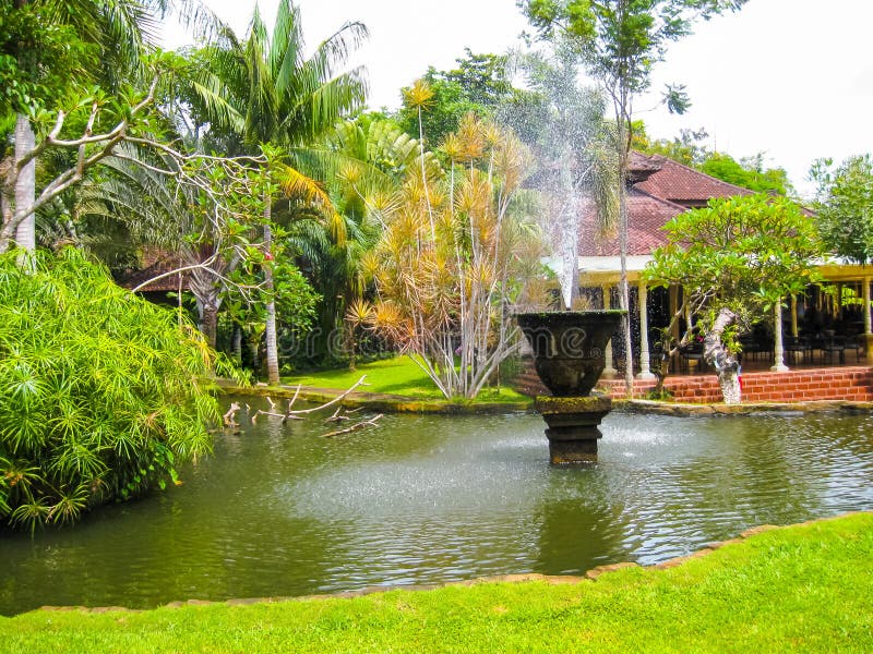 https://mdw-travel-data-us-east-1.s3.amazonaws.com/img/country/Indonesia/Bali-Bird-Park/img_03.jpg