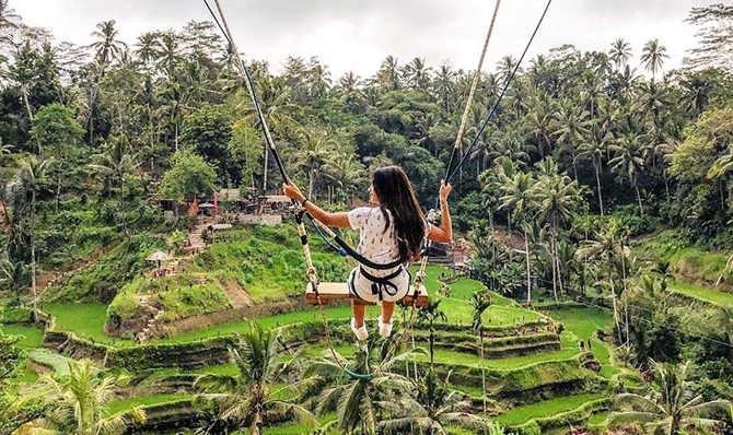 https://mdw-travel-data-us-east-1.s3.amazonaws.com/img/country/Indonesia/Bali-Swing/img_02.jpg