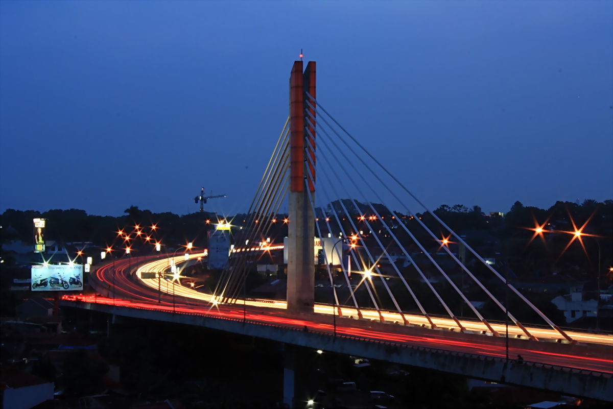 https://mdw-travel-data-us-east-1.s3.amazonaws.com/img/country/Indonesia/Bandung-City-Square/img_01.jpg