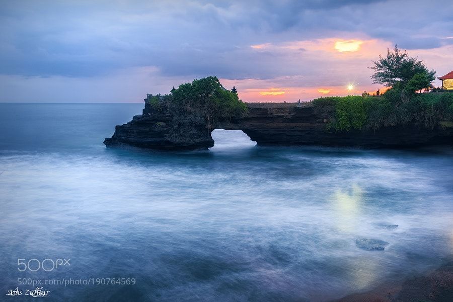 https://mdw-travel-data-us-east-1.s3.amazonaws.com/img/country/Indonesia/Batu-Bolong-Temple/img_01.jpg
