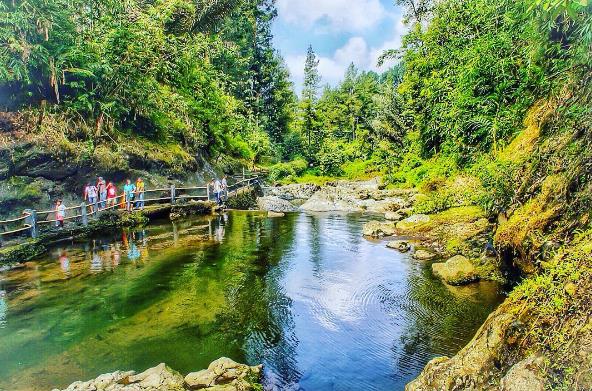 https://mdw-travel-data-us-east-1.s3.amazonaws.com/img/country/Indonesia/Baturraden/img_03.jpg