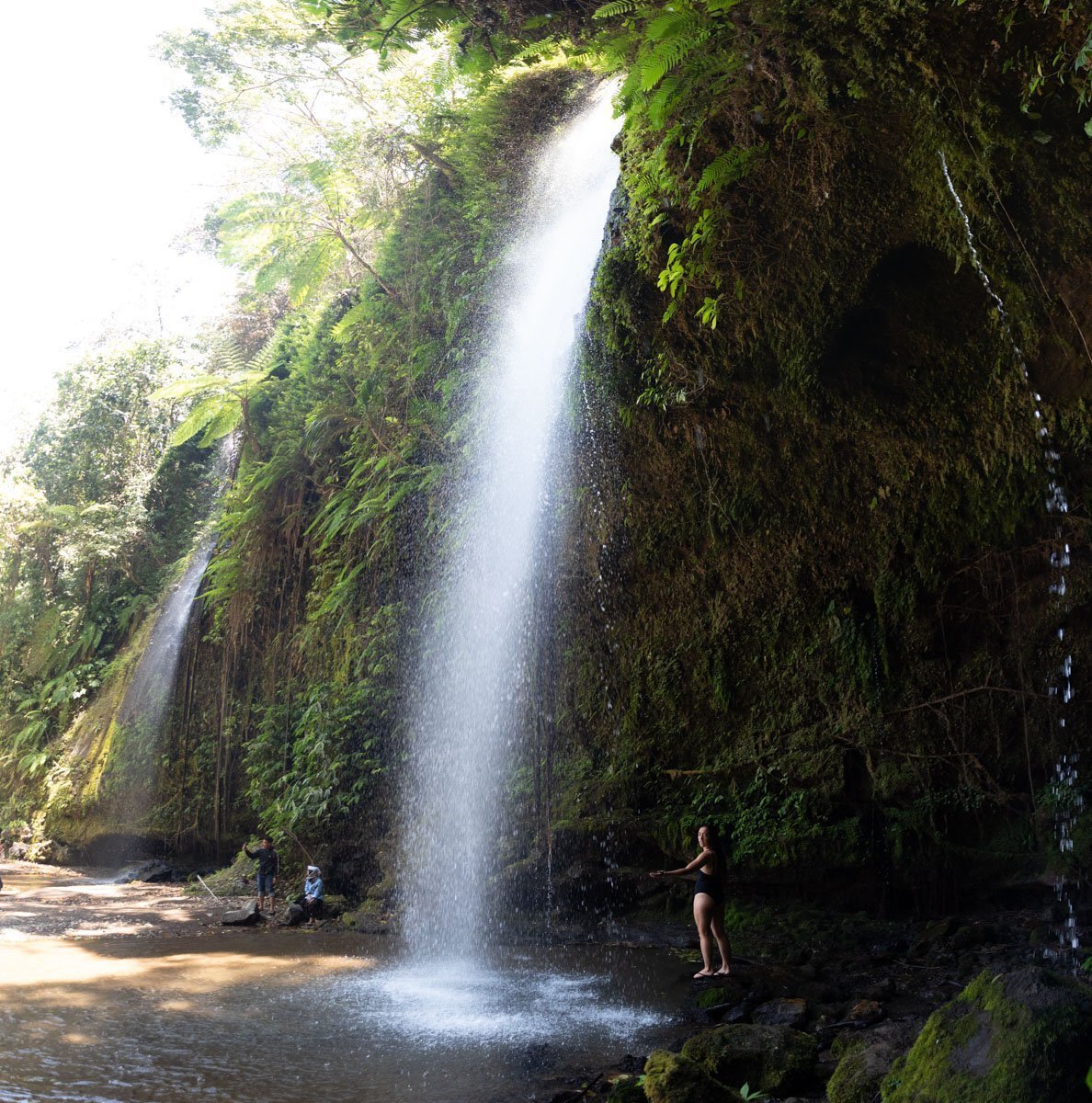 https://mdw-travel-data-us-east-1.s3.amazonaws.com/img/country/Indonesia/Benang-Stokel-Waterfall/img_02.jpg