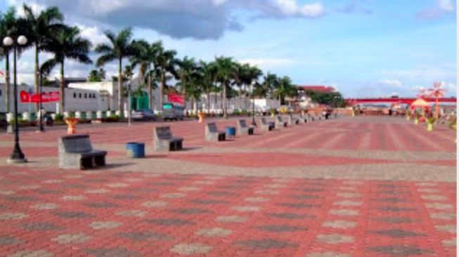 https://mdw-travel-data-us-east-1.s3.amazonaws.com/img/country/Indonesia/Benteng-Kuto-Besak/img_02.jpg