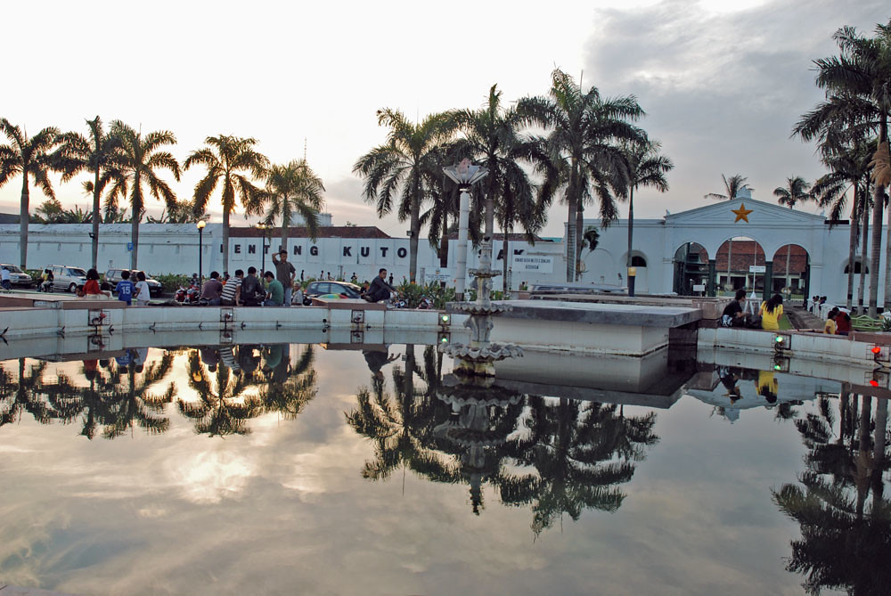 https://mdw-travel-data-us-east-1.s3.amazonaws.com/img/country/Indonesia/Benteng-Kuto-Besak/img_03.jpg