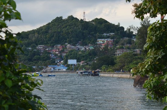 https://mdw-travel-data-us-east-1.s3.amazonaws.com/img/country/Indonesia/Benua-Patra-Beach/img_01.jpg