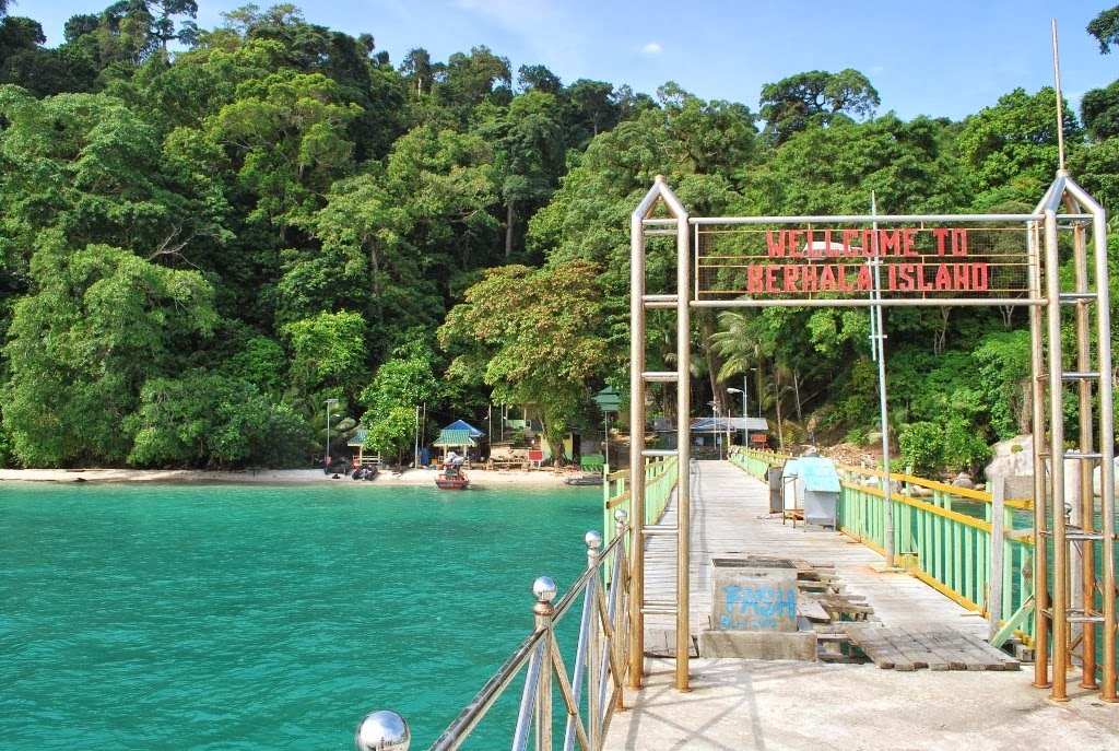 https://mdw-travel-data-us-east-1.s3.amazonaws.com/img/country/Indonesia/Berhala-Island/img_01.jpg