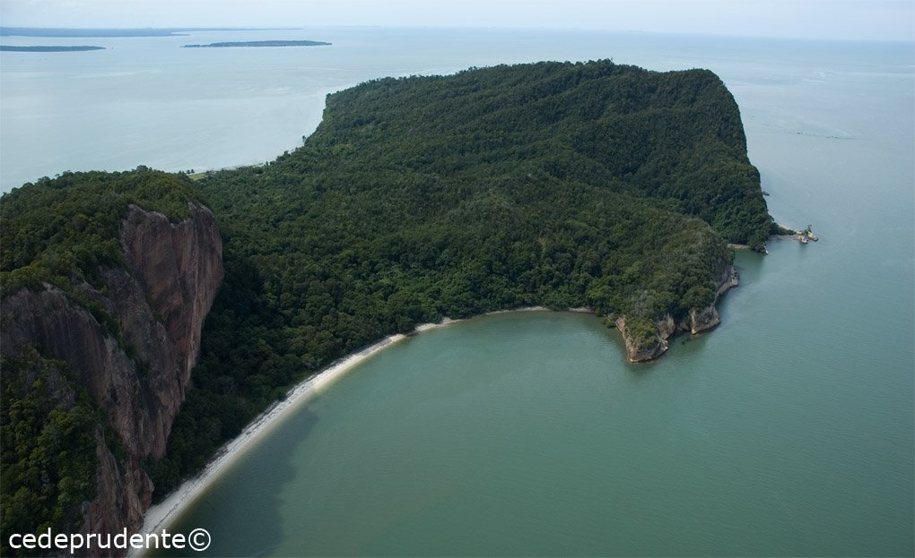 https://mdw-travel-data-us-east-1.s3.amazonaws.com/img/country/Indonesia/Berhala-Island/img_03.jpg