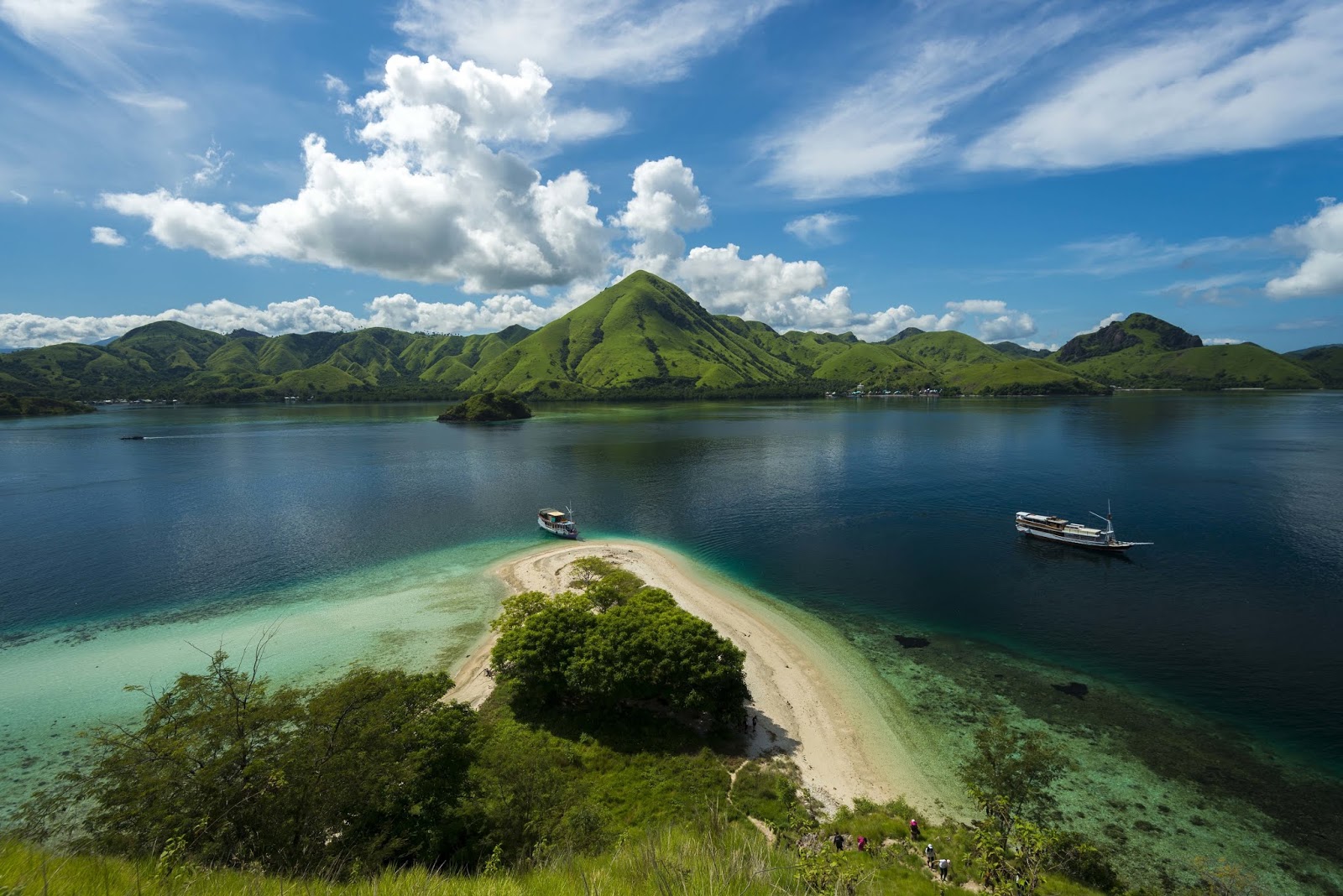 https://mdw-travel-data-us-east-1.s3.amazonaws.com/img/country/Indonesia/Bintan-Island/img_01.jpg