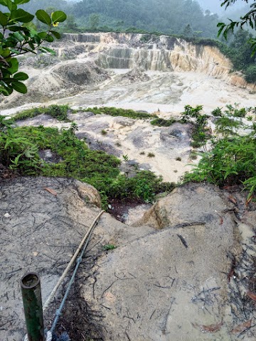 https://mdw-travel-data-us-east-1.s3.amazonaws.com/img/country/Indonesia/Bintang-Hill/img_03.jpg
