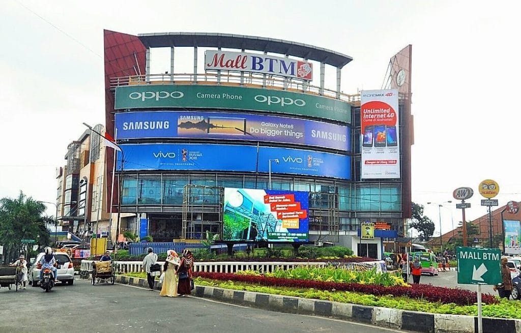 https://mdw-travel-data-us-east-1.s3.amazonaws.com/img/country/Indonesia/Bogor-Trade-Mall/img_00.jpg