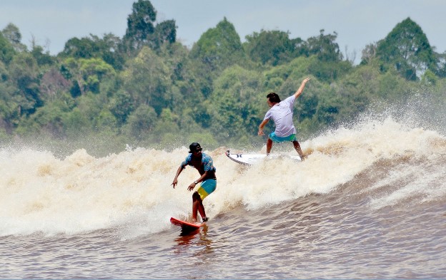 https://mdw-travel-data-us-east-1.s3.amazonaws.com/img/country/Indonesia/Bono-Tidal-Bore/img_03.jpg