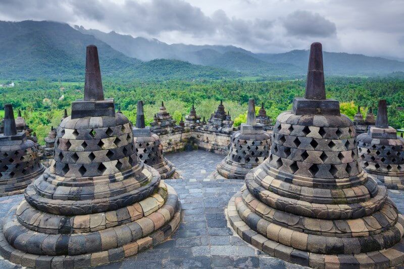 https://mdw-travel-data-us-east-1.s3.amazonaws.com/img/country/Indonesia/Borobudur-Temple/img_01.jpg
