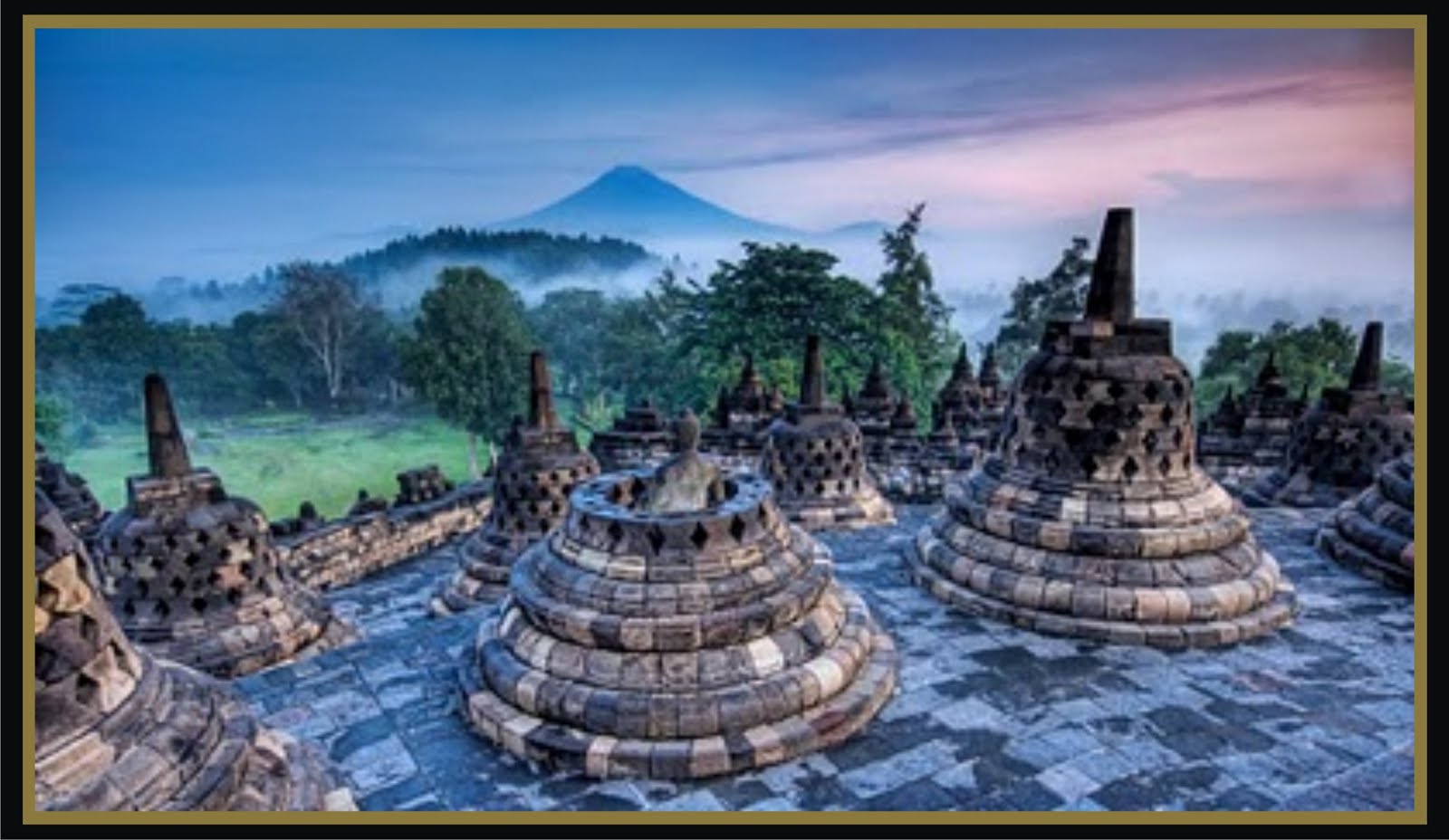 https://mdw-travel-data-us-east-1.s3.amazonaws.com/img/country/Indonesia/Borobudur-Temple/img_03.jpg