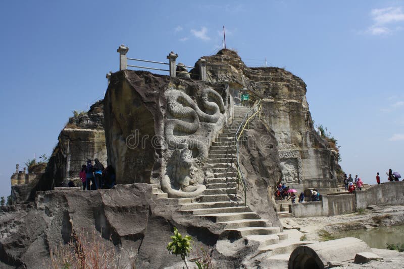 https://mdw-travel-data-us-east-1.s3.amazonaws.com/img/country/Indonesia/Breksi-Cliff/img_00.jpg