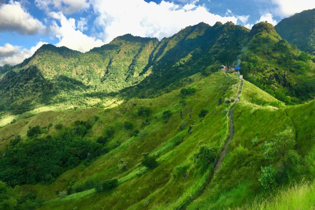 https://mdw-travel-data-us-east-1.s3.amazonaws.com/img/country/Indonesia/Bukit-Kursi-National-Park/img_02.jpg