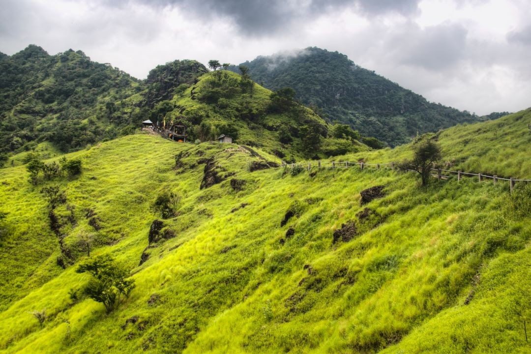 https://mdw-travel-data-us-east-1.s3.amazonaws.com/img/country/Indonesia/Bukit-Kursi-National-Park/img_03.jpg