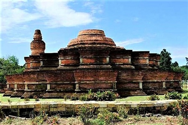 https://mdw-travel-data-us-east-1.s3.amazonaws.com/img/country/Indonesia/Bumiayu-Beach/img_01.jpg