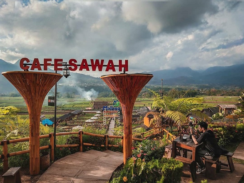https://mdw-travel-data-us-east-1.s3.amazonaws.com/img/country/Indonesia/Cafe-Sawah/img_02.jpg