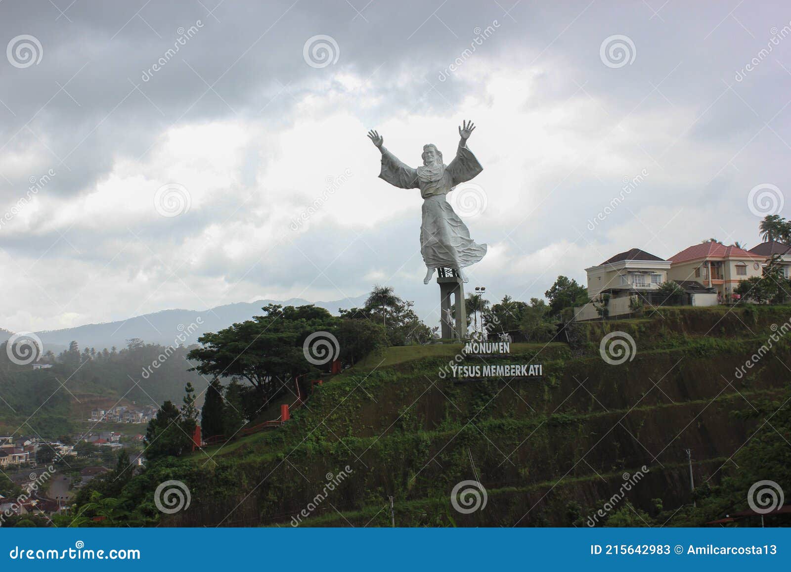https://mdw-travel-data-us-east-1.s3.amazonaws.com/img/country/Indonesia/Christ-Blessing-Statue/img_03.jpg