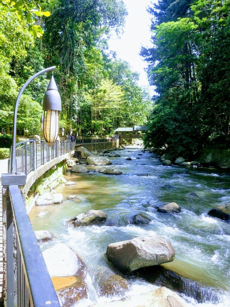 https://mdw-travel-data-us-east-1.s3.amazonaws.com/img/country/Indonesia/Cimory-Riverside/img_01.jpg