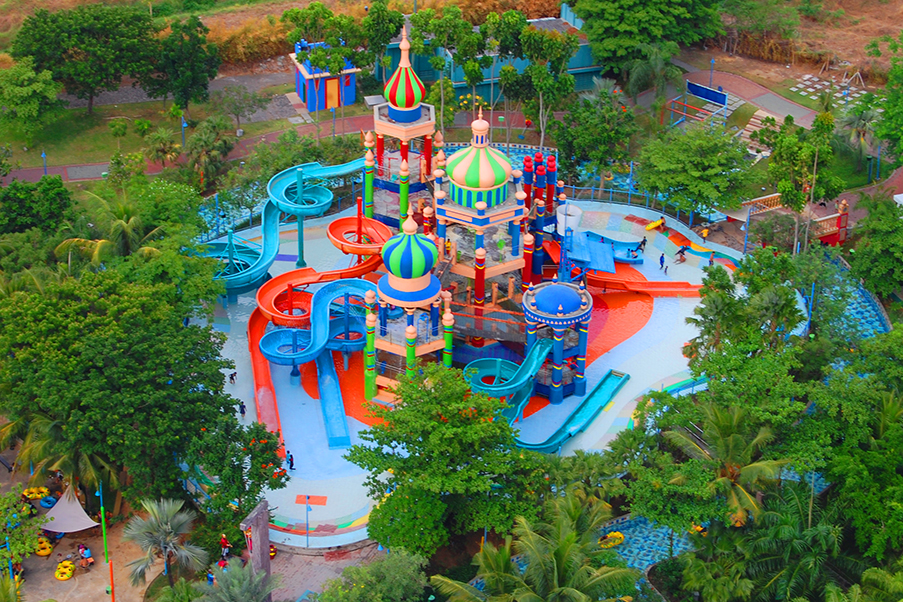 https://mdw-travel-data-us-east-1.s3.amazonaws.com/img/country/Indonesia/Ciputra-Waterpark/img_03.jpg