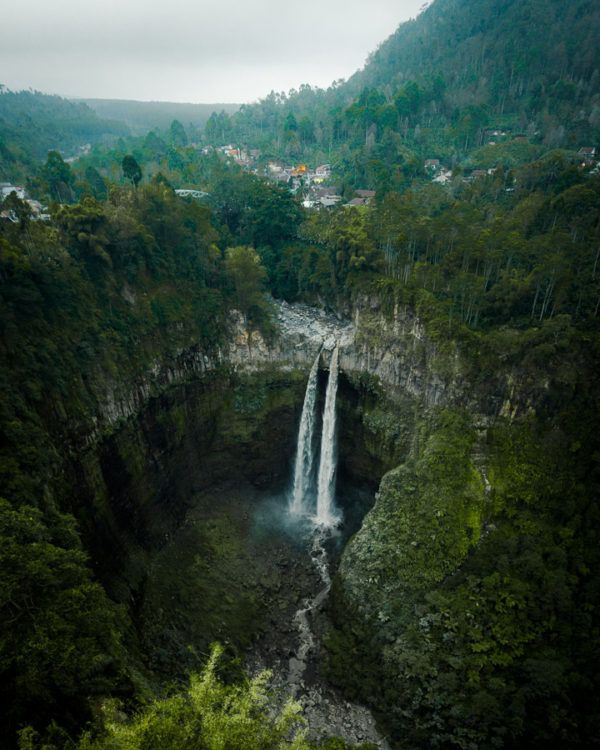https://mdw-travel-data-us-east-1.s3.amazonaws.com/img/country/Indonesia/Coban-Kethak/img_02.jpg