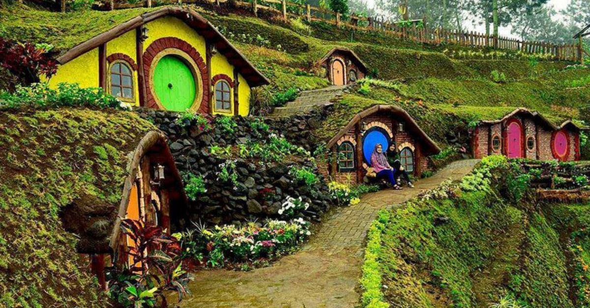 https://mdw-travel-data-us-east-1.s3.amazonaws.com/img/country/Indonesia/Coban-Rais-Playground/img_03.jpg