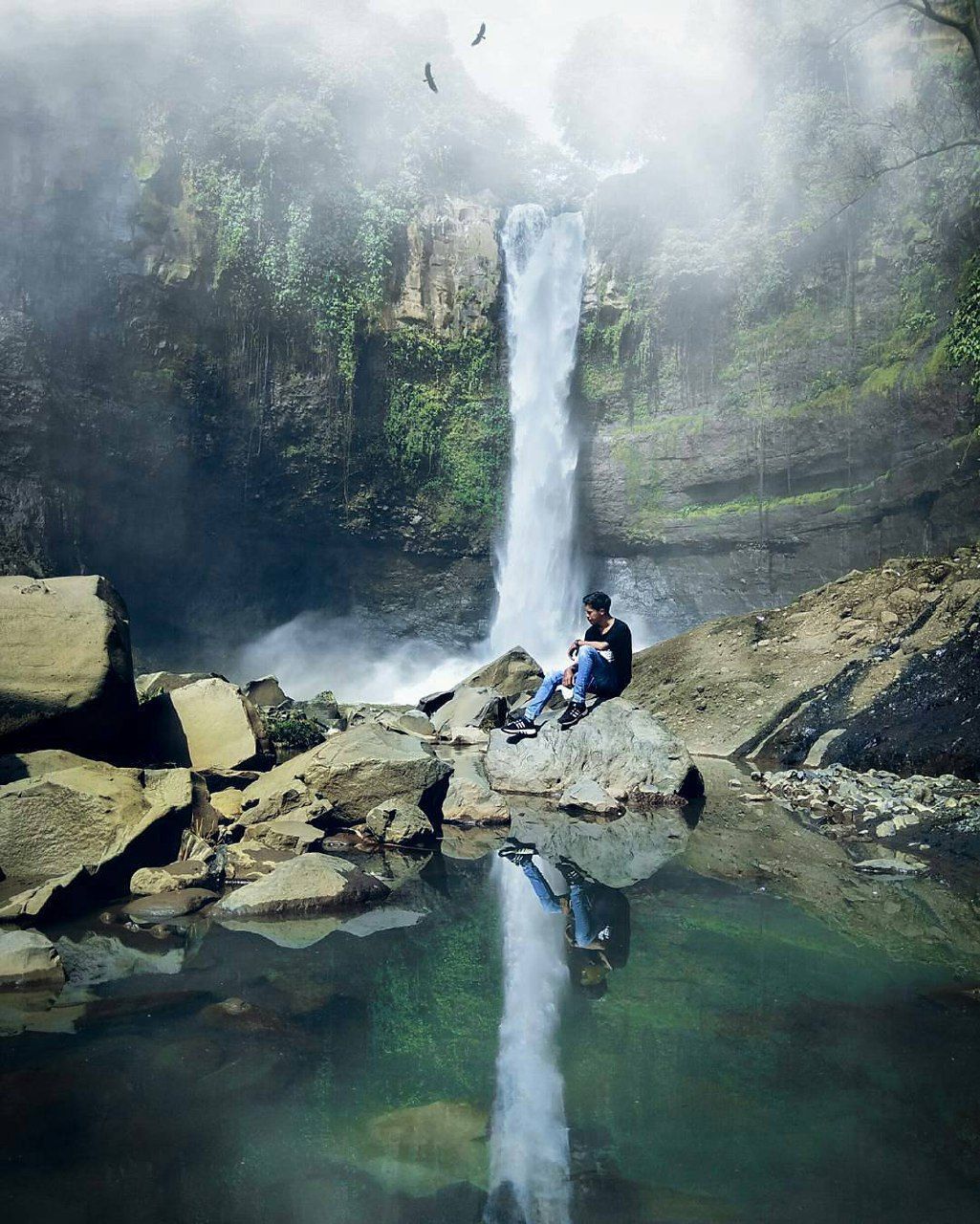 https://mdw-travel-data-us-east-1.s3.amazonaws.com/img/country/Indonesia/Coban-Rais-Waterfall/img_03.jpg