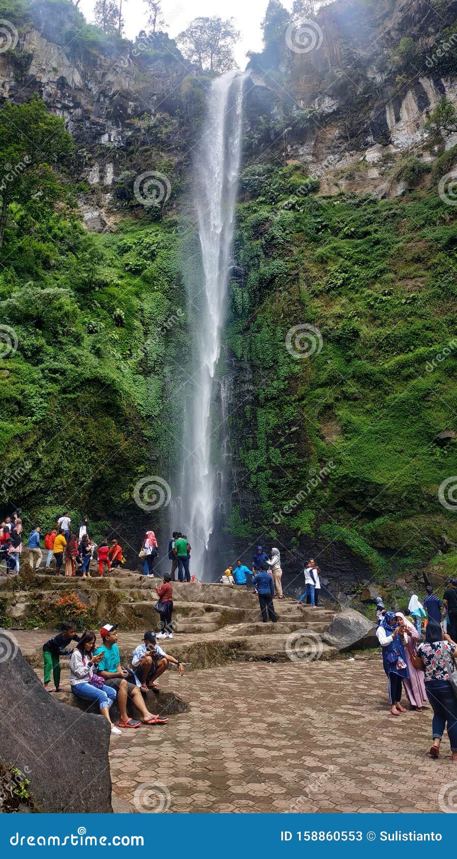 https://mdw-travel-data-us-east-1.s3.amazonaws.com/img/country/Indonesia/Coban-Rondo-Waterfall/img_02.jpg