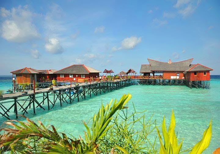 https://mdw-travel-data-us-east-1.s3.amazonaws.com/img/country/Indonesia/Derawan-Islands/img_01.jpg