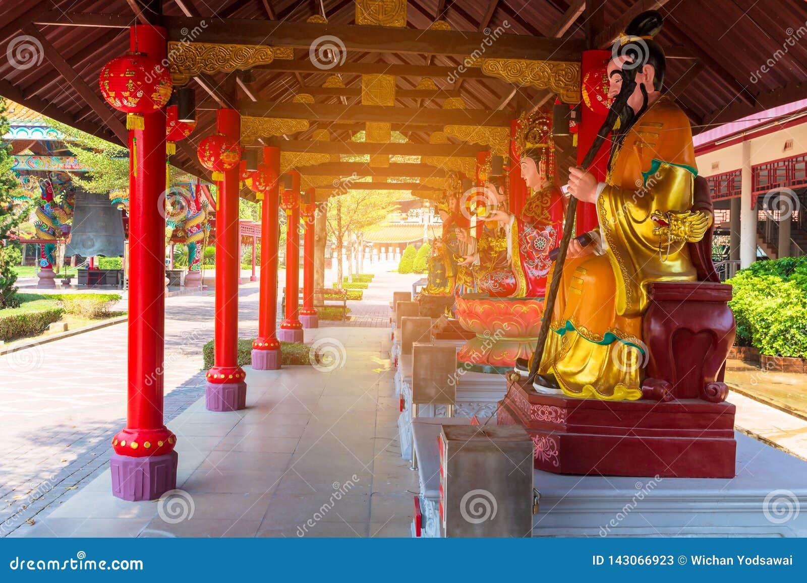 https://mdw-travel-data-us-east-1.s3.amazonaws.com/img/country/Indonesia/Dragon-Village/img_03.jpg