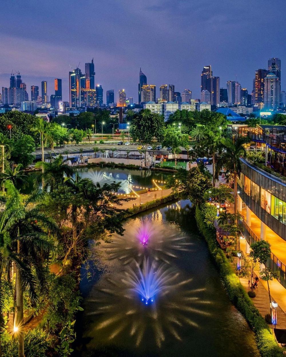 https://mdw-travel-data-us-east-1.s3.amazonaws.com/img/country/Indonesia/Extraction-Senayan/img_00.jpg