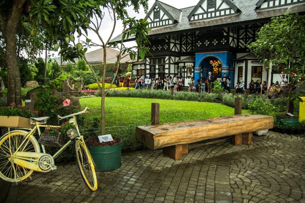 https://mdw-travel-data-us-east-1.s3.amazonaws.com/img/country/Indonesia/Farmhouse-Susu-Lembang/img_01.jpg