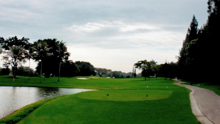 https://mdw-travel-data-us-east-1.s3.amazonaws.com/img/country/Indonesia/Gading-Raya-Padang-Golf-&-Club/img_01.jpg