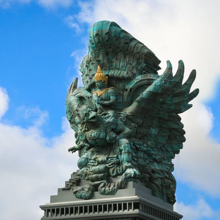https://mdw-travel-data-us-east-1.s3.amazonaws.com/img/country/Indonesia/Garuda-Wisnu-Kencana-Cultural-Park/img_03.jpg