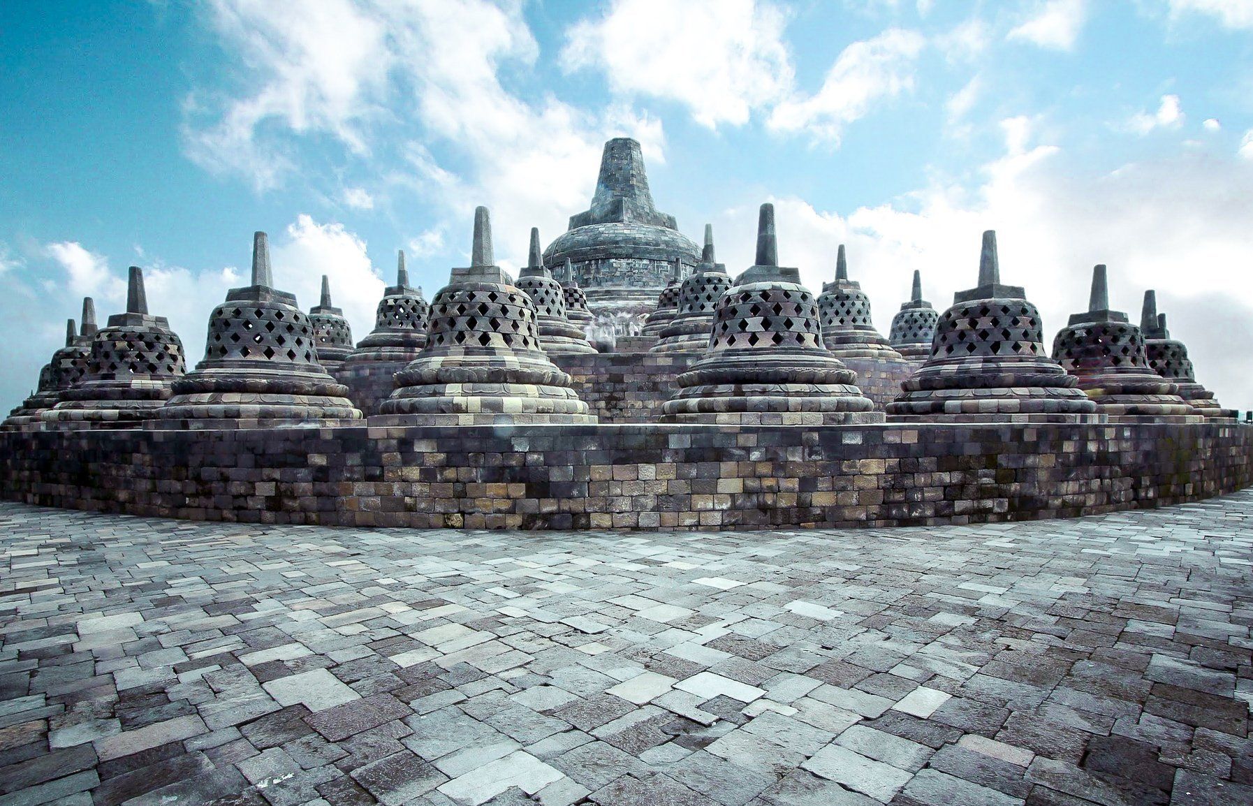https://mdw-travel-data-us-east-1.s3.amazonaws.com/img/country/Indonesia/Gede-Market/img_02.jpg
