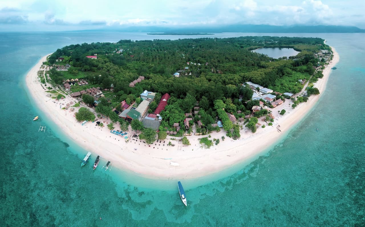 https://mdw-travel-data-us-east-1.s3.amazonaws.com/img/country/Indonesia/Gili-Meno/img_02.jpg