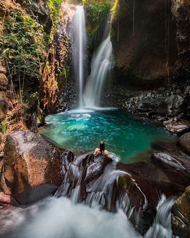 https://mdw-travel-data-us-east-1.s3.amazonaws.com/img/country/Indonesia/Gitgit-Waterfall/img_02.jpg
