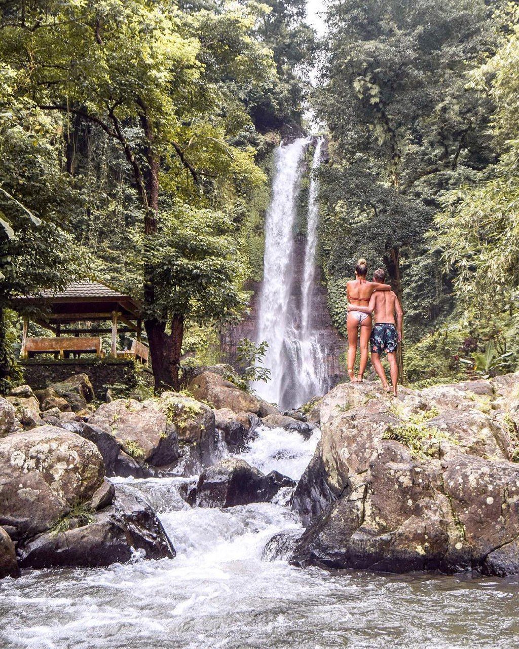 https://mdw-travel-data-us-east-1.s3.amazonaws.com/img/country/Indonesia/Gitgit-Waterfall/img_03.jpg