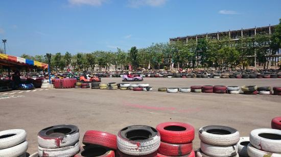 https://mdw-travel-data-us-east-1.s3.amazonaws.com/img/country/Indonesia/Golden-City-Go-Kart/img_00.jpg