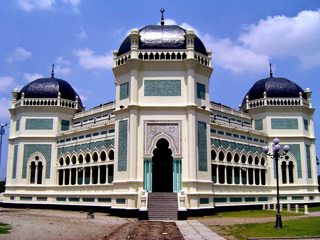 https://mdw-travel-data-us-east-1.s3.amazonaws.com/img/country/Indonesia/Great-Mosque-of-Medan/img_01.jpg