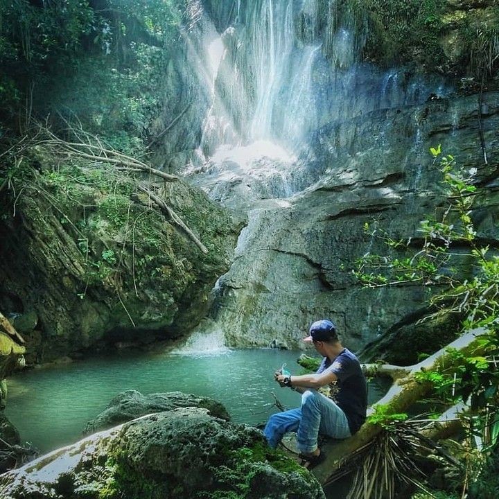 https://mdw-travel-data-us-east-1.s3.amazonaws.com/img/country/Indonesia/Gua-Srunggo/img_02.jpg