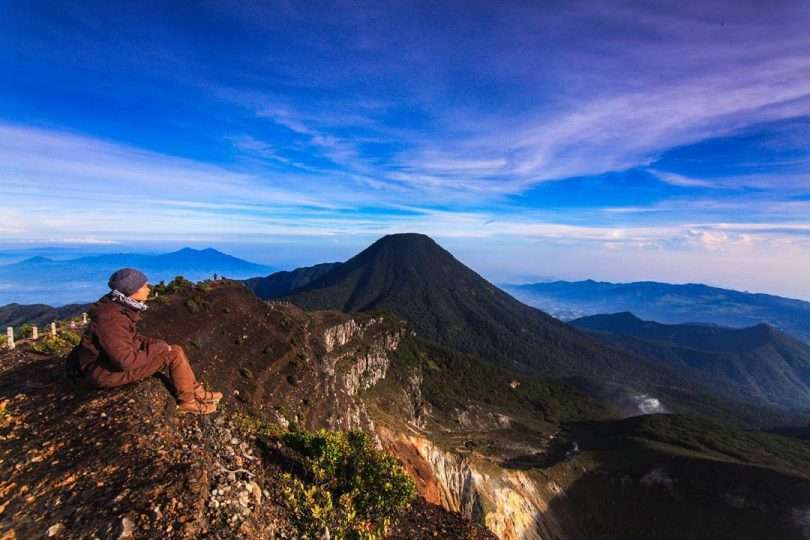 https://mdw-travel-data-us-east-1.s3.amazonaws.com/img/country/Indonesia/Gunung-Gede-Pangrango-National-Park/img_04.jpg