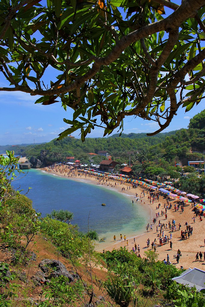 https://mdw-travel-data-us-east-1.s3.amazonaws.com/img/country/Indonesia/Indrayanti-Beach/img_03.jpg