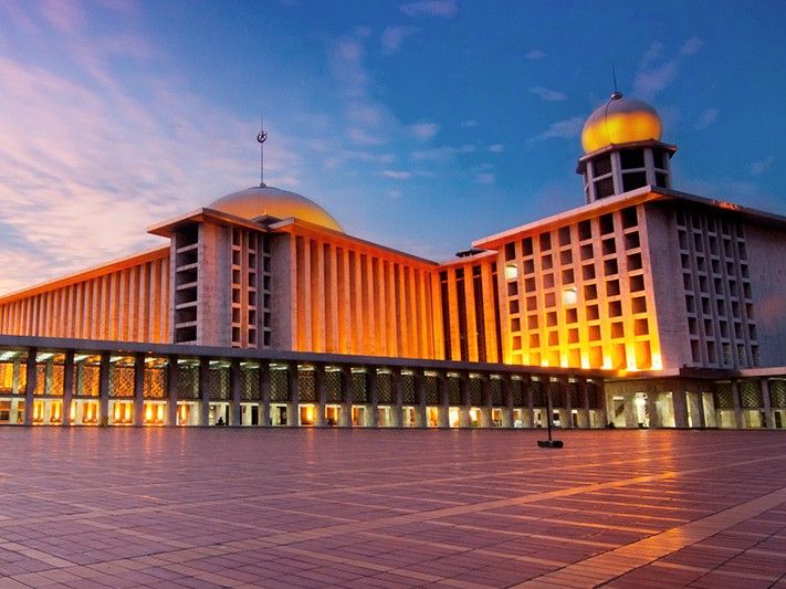 https://mdw-travel-data-us-east-1.s3.amazonaws.com/img/country/Indonesia/Istiqlal-Mosque/img_01.jpg