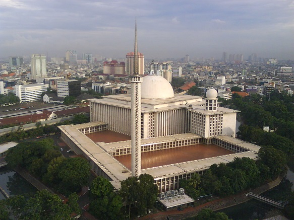 https://mdw-travel-data-us-east-1.s3.amazonaws.com/img/country/Indonesia/Istiqlal-Mosque/img_02.jpg