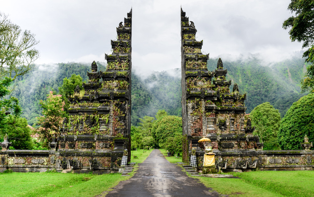 https://mdw-travel-data-us-east-1.s3.amazonaws.com/img/country/Indonesia/Jakarta-Bay/img_03.jpg