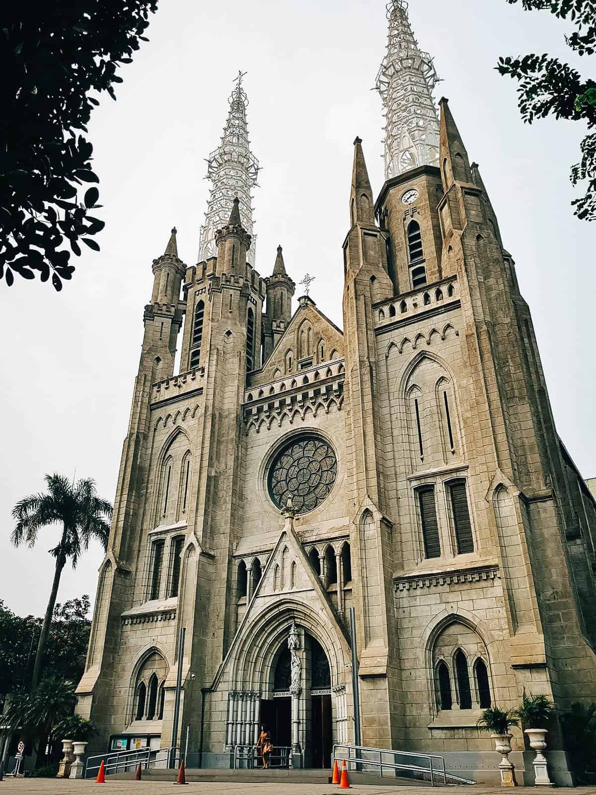 https://mdw-travel-data-us-east-1.s3.amazonaws.com/img/country/Indonesia/Jakarta-Cathedral/img_02.jpg
