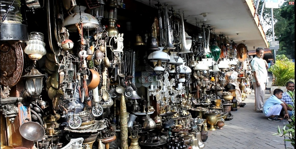https://mdw-travel-data-us-east-1.s3.amazonaws.com/img/country/Indonesia/Jalan-Surabaya-Flea-Market/img_01.jpg